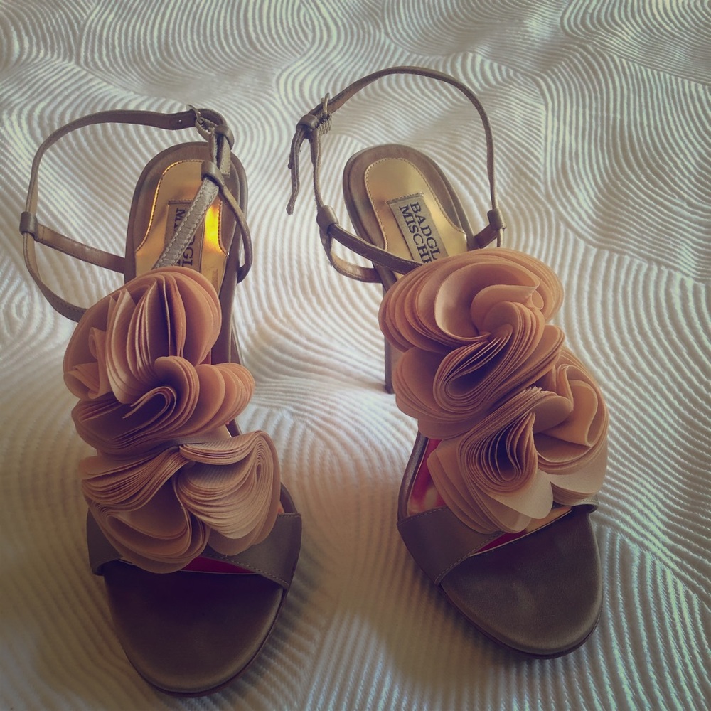 Badgley Mischa Champagne Ruffle Heel